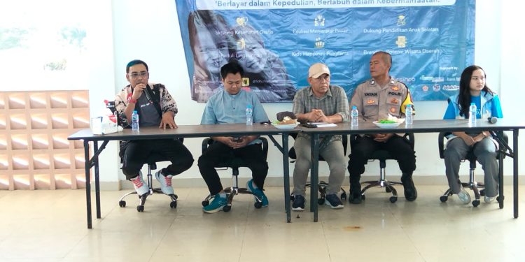 VolunTrip Pesisir Selatan: Berlayar Kepedulian, Membuka Cakrawala Anak Pantai Cianjur