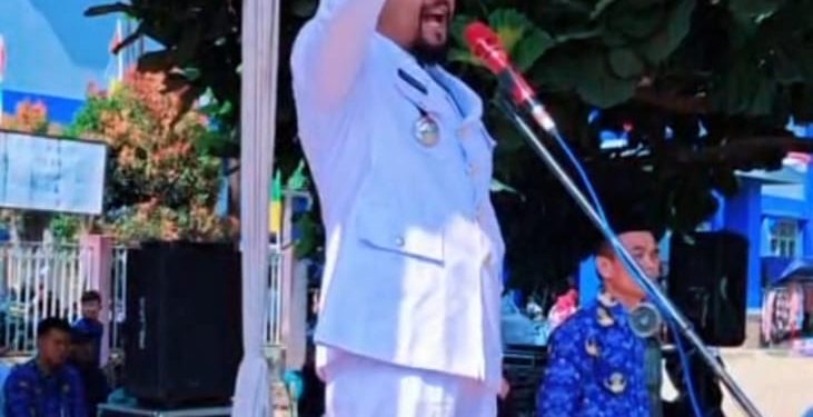 HUT RI ke-81, Camat Pasirkuda Pimpin Upacara di Lapangan Desa Pusakajaya