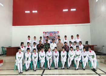 Pengukuhan Paskibra SMA Dharma Bhakti Cianjur oleh Kepala Desa Selagedang