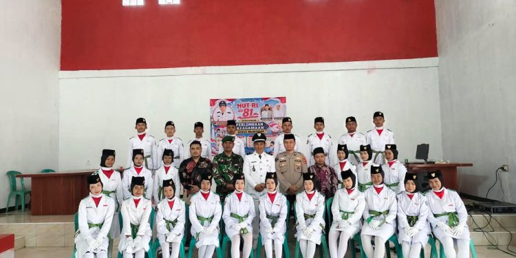 Pengukuhan Paskibra SMA Dharma Bhakti Cianjur oleh Kepala Desa Selagedang