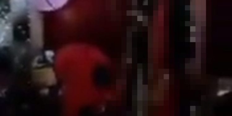 Ibu Gantung Anak, Kemudian Nyusul Himpitan Ekonomi Sebagai Latar Belakang