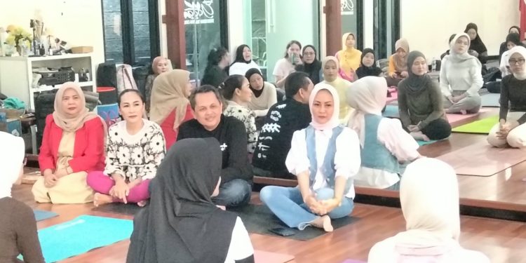Temui Komunitas Yoga di Cianjur, Tom Maskun: Olahraga dan Kesejahteraan Keluarga adalah Fondasi Pembangunan