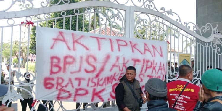 UHC Prioritas Dihentikan, DPK SPRI Demo di Pendopo