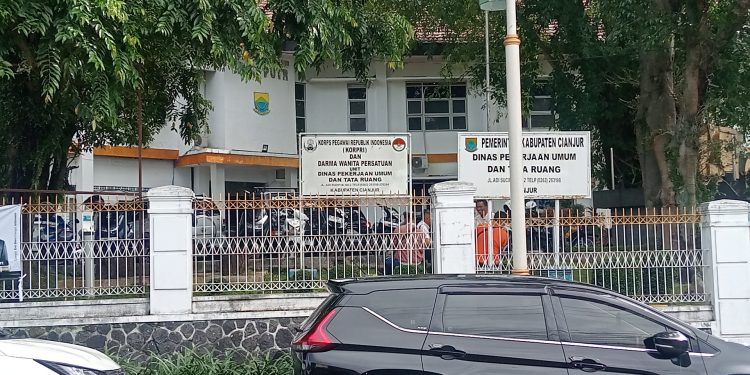 PUTR Cianjur Beri Penghargaan Karyawan Terbaik Kinerjanya
