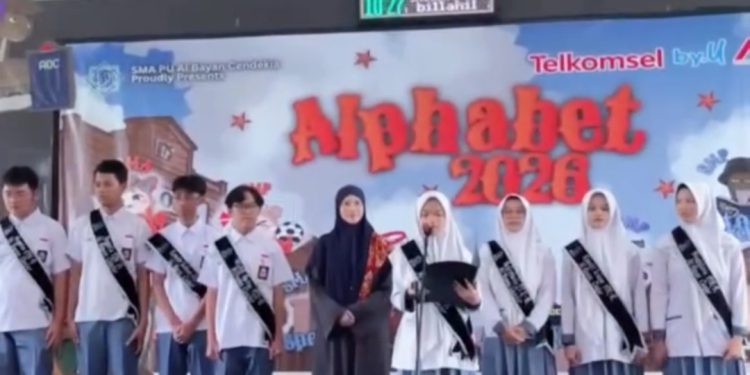 Bunda GenRe Kukuhkan PIK-R SMA PU Al Bayan, DPPKBP3A Cianjur : Semoga Amanah 