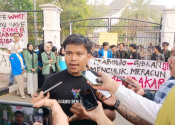 Mahasiswa Serahkan Enam Tuntutan, Pimpinan DPRD Cianjur Pilih Menutup Pintu