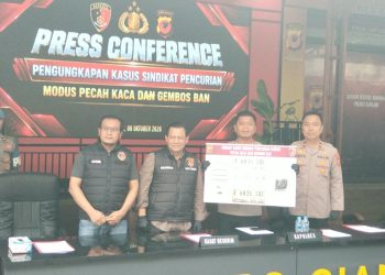 Dua Tersangka Pencuri Spesialis Pemecah Kaca Mobil Ditangkap Polres Cianjur