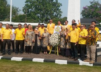 DPD Golkar Cianjur Ziarah ke Taman Makam Pahlawan di HUT Partai ke 62