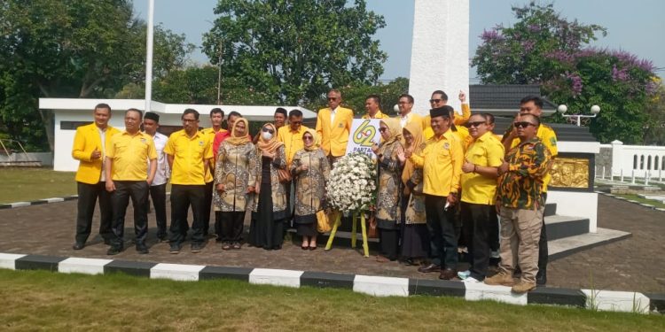DPD Golkar Cianjur Ziarah ke Taman Makam Pahlawan di HUT Partai ke 62