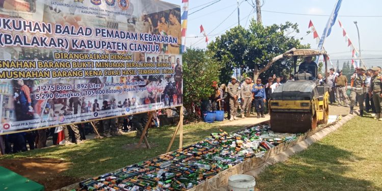 Damkar Cianjur Punya Mitra Bantu Padamkan Kebakaran