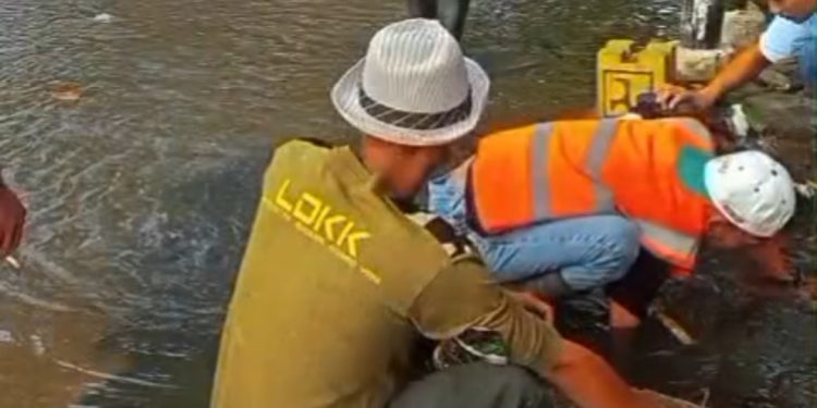 Dinas PUTR Cianjur Bantu Penanganan Banjir